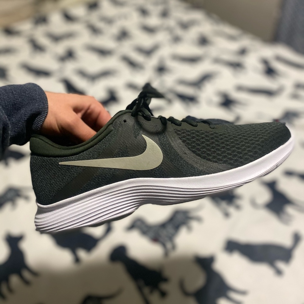 Nike Shoes Brand New! Dark Green